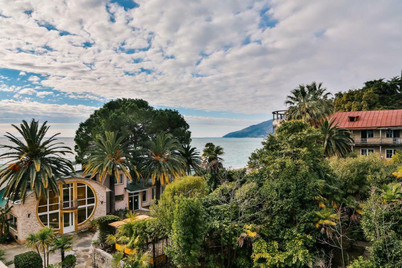 Old Gagra Hotel Bagian luar foto