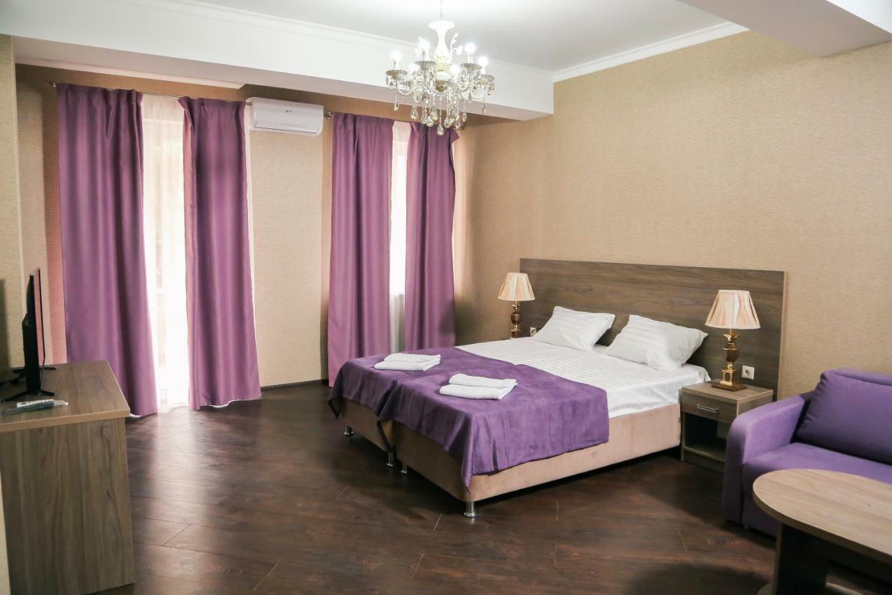 Old Gagra Hotel Bagian luar foto