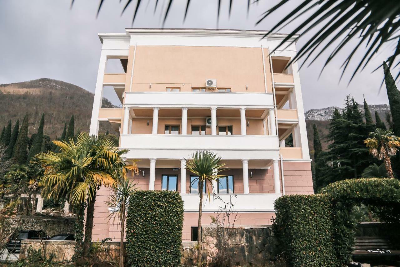 Old Gagra Hotel Bagian luar foto