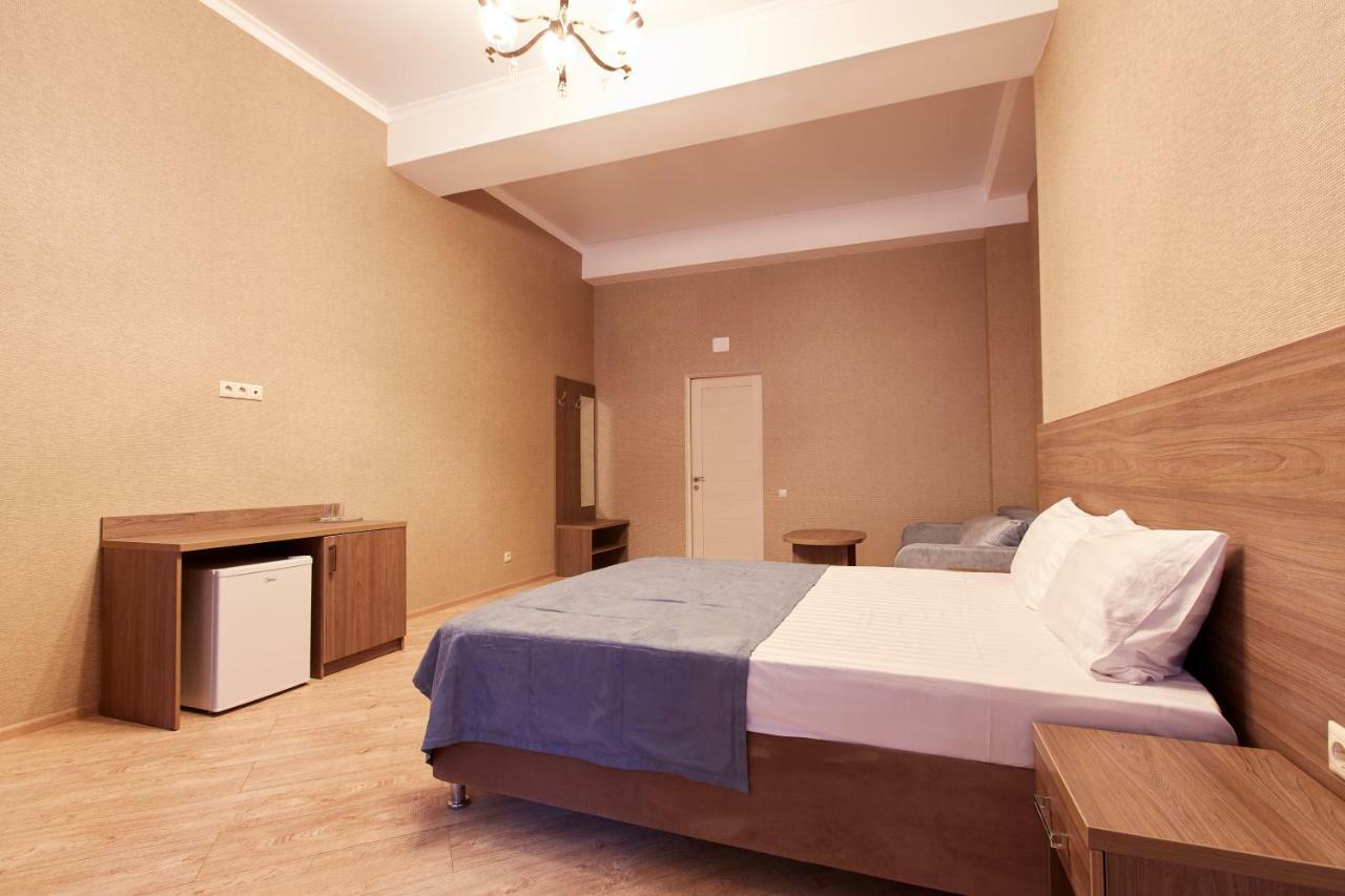 Old Gagra Hotel Bagian luar foto