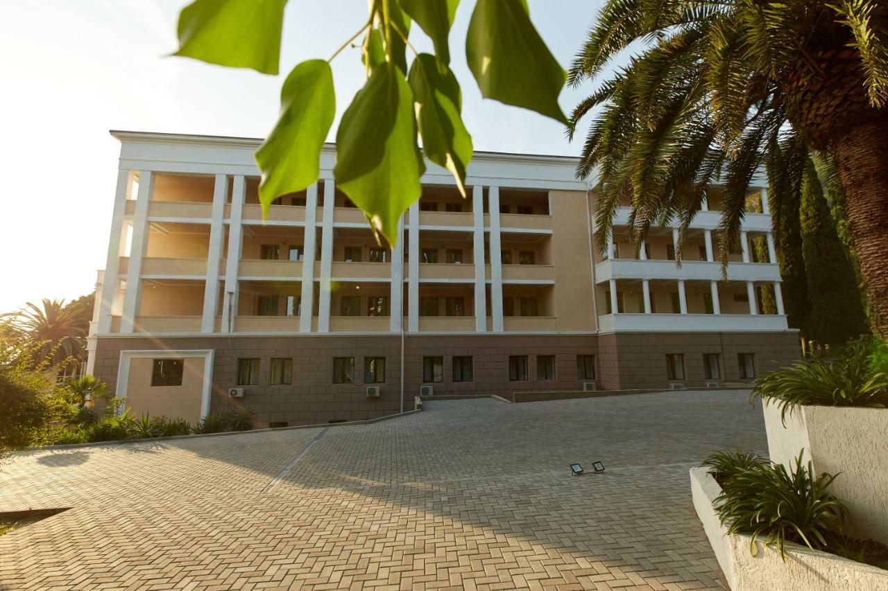 Old Gagra Hotel Bagian luar foto