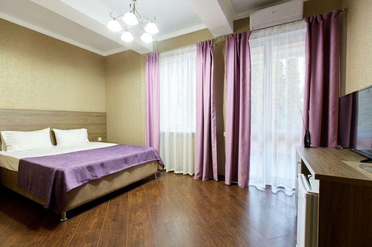 Old Gagra Hotel Bagian luar foto