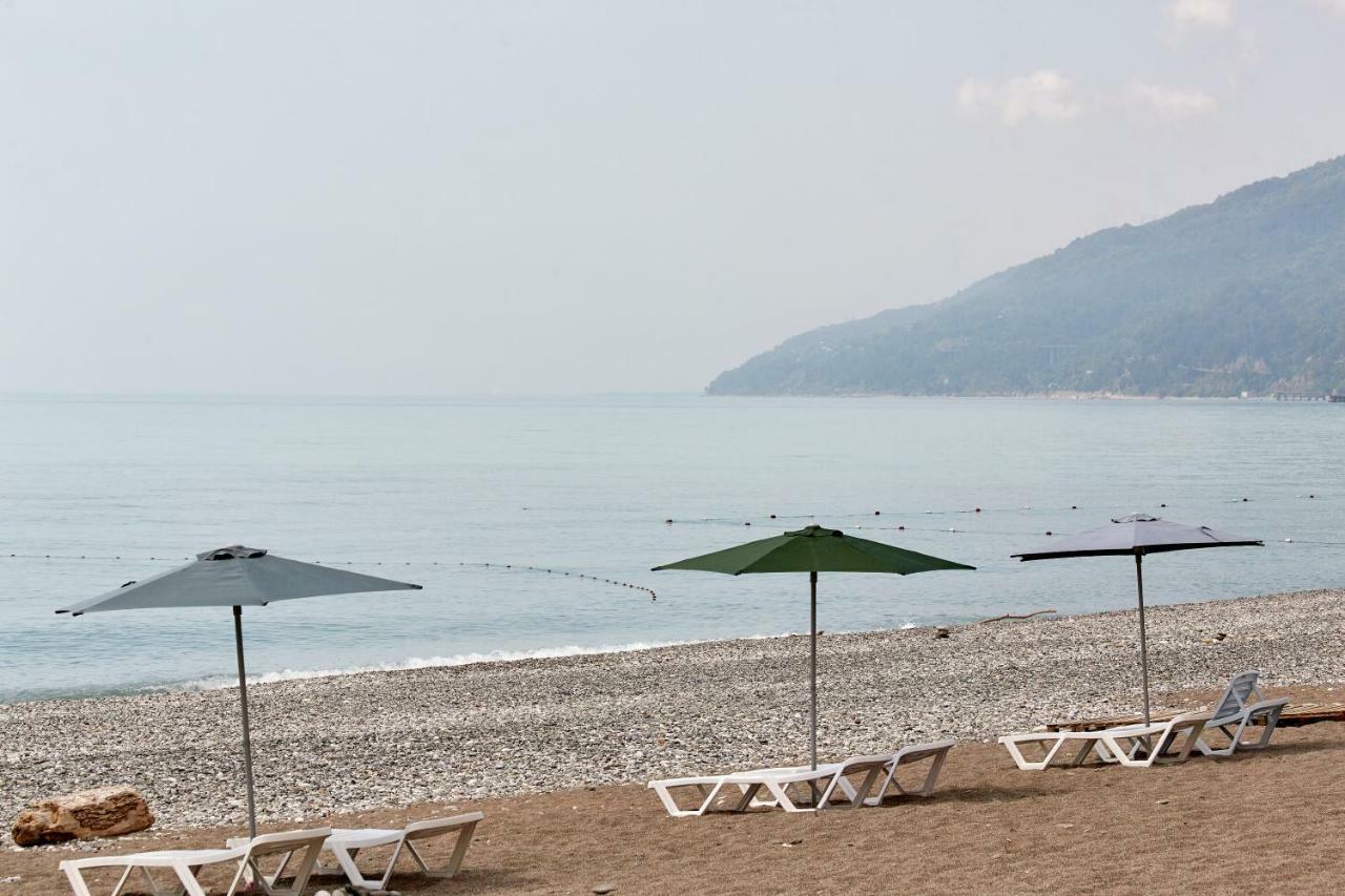 Old Gagra Hotel Bagian luar foto