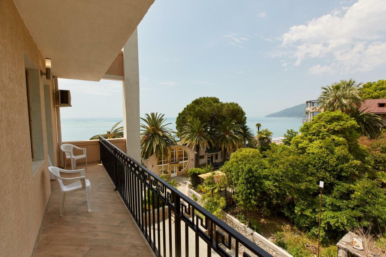 Old Gagra Hotel Bagian luar foto