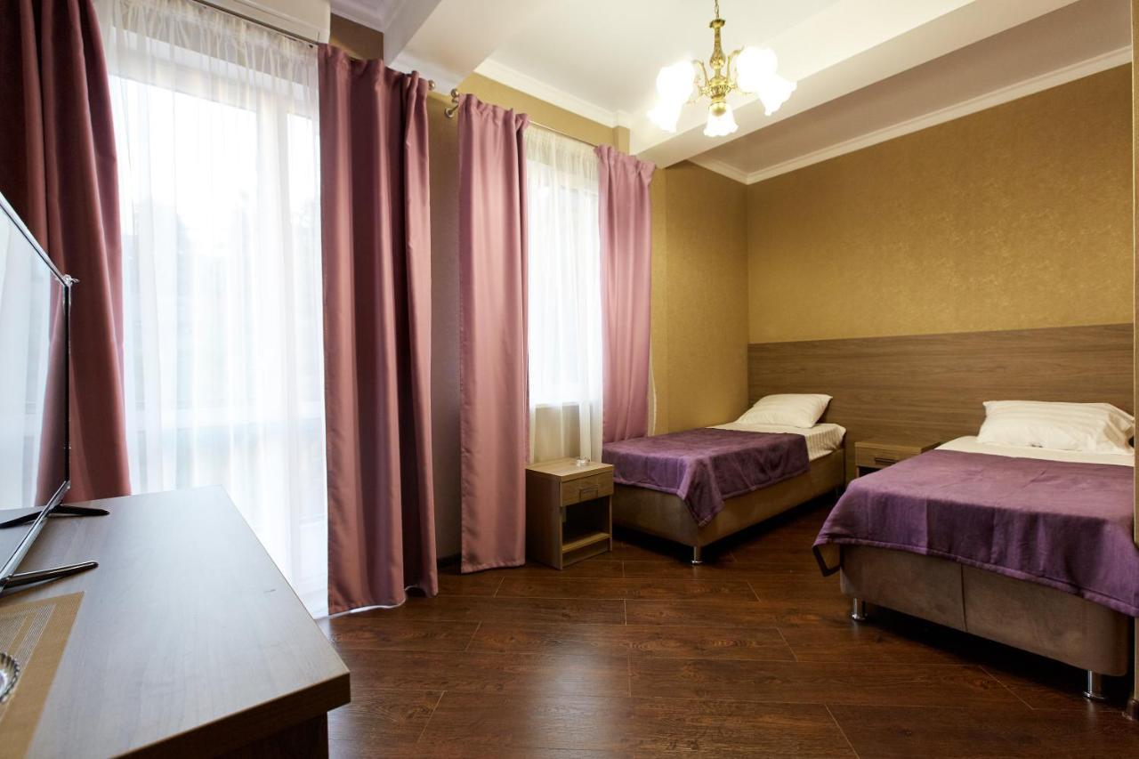 Old Gagra Hotel Bagian luar foto